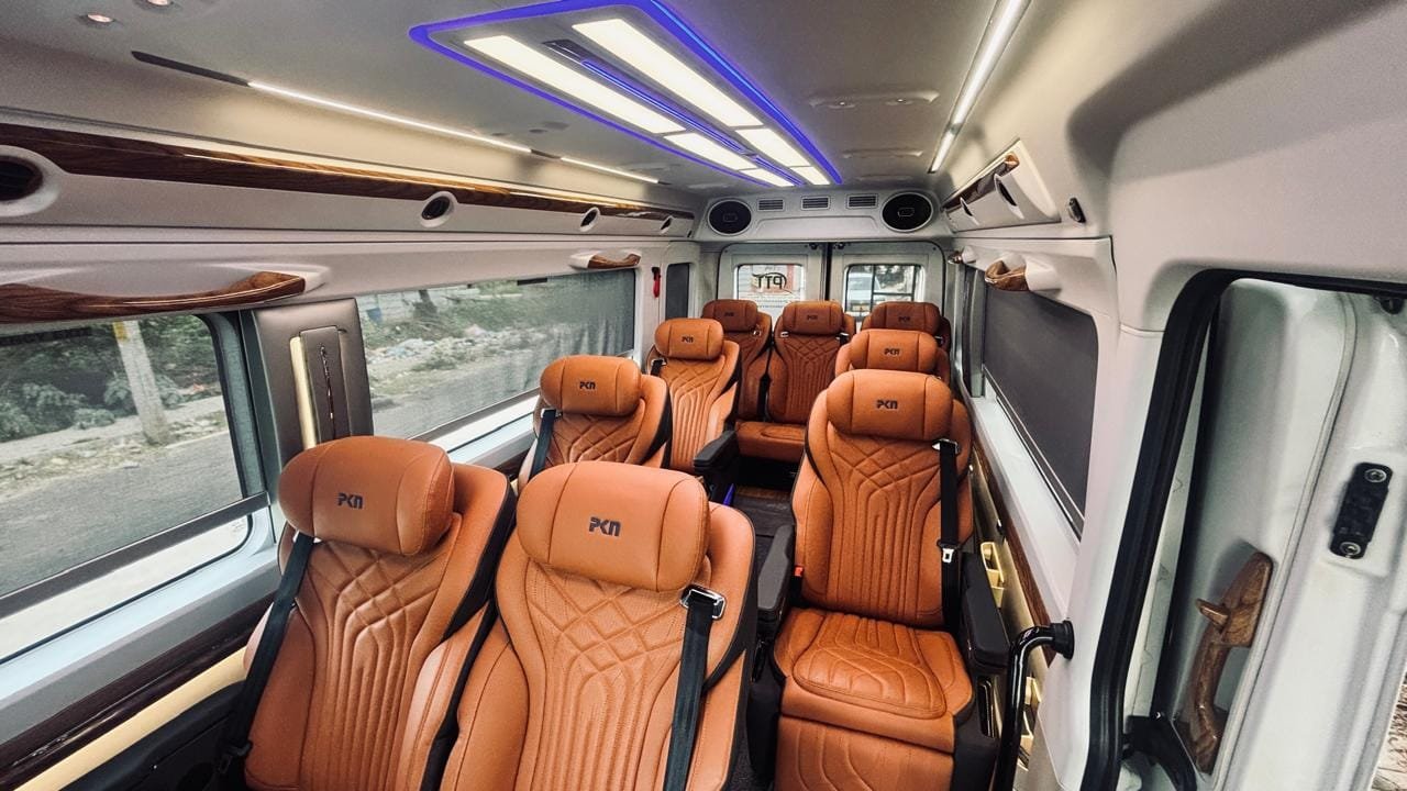 Force Urbania 13+1 luxury interior