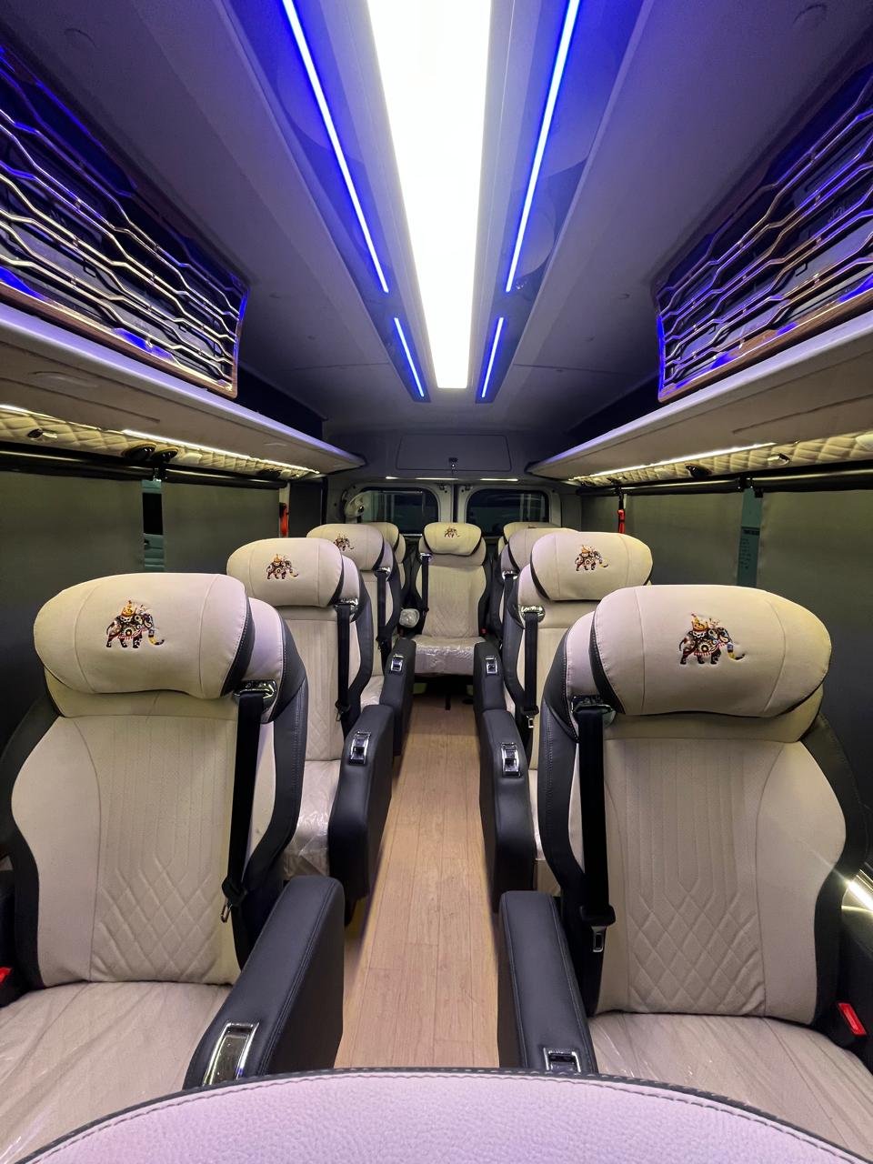 Force Urbania 10 seater hire Bangalore